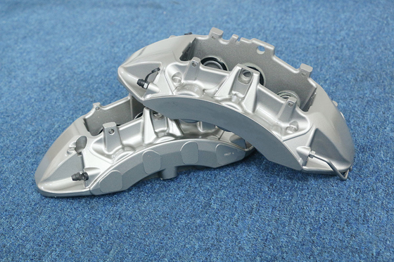 Calibre de 6 pots sur une voiture Grey Zr 1 construction de moulage d'aluminium Monoblock