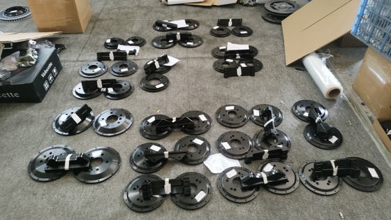 Ajustement pour la couleur de parenthèses d'étrier de Brembo GT6 adaptée aux besoins du client pour Toyota Honda Mercedes Benz